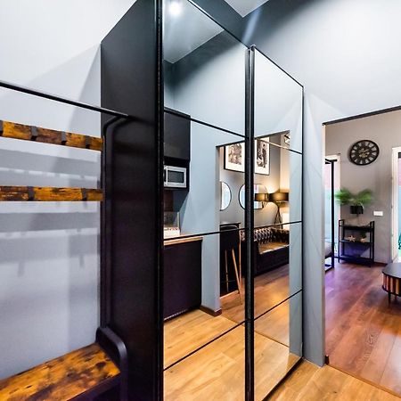 New Praga Ladies' & Gentlemen'S Apartments Warschau Buitenkant foto