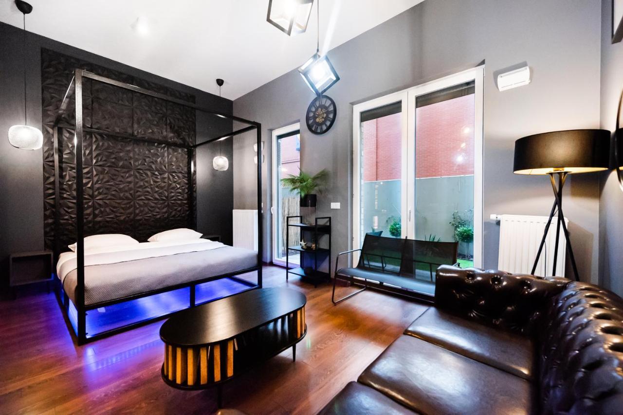 New Praga Ladies' & Gentlemen'S Apartments Warschau Buitenkant foto